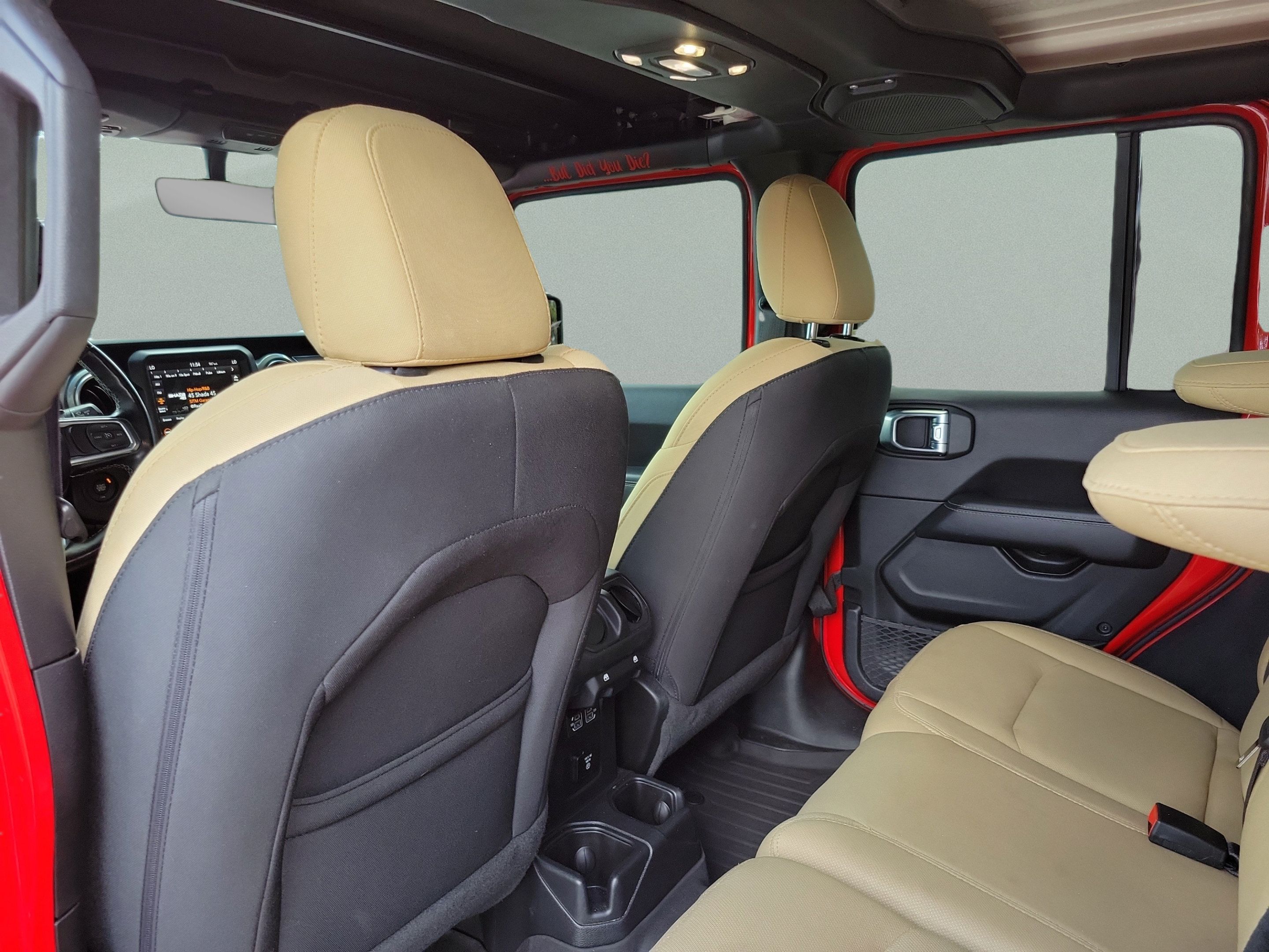 Used 2022 Jeep Wrangler Unlimited Sahara w/ Cold Weather Group AWD/4WD image 7