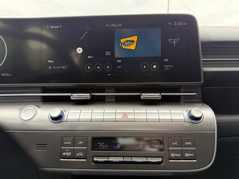 Certified 2025 Hyundai Kona Limited FWD image 22