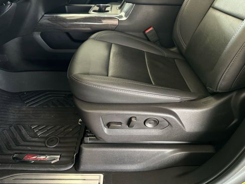 Used 2025 Chevrolet Silverado 2500 LTZ w/ LTZ Premium Texas Edition image 11