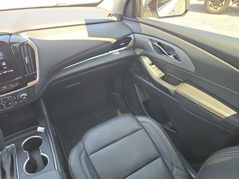 Used 2020 Chevrolet Traverse LT w/ LPO, Blackout Package AWD/4WD image 12