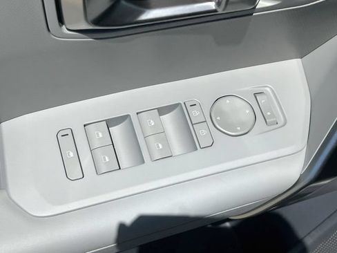 New 2027 Kia Seltos S FWD image 17