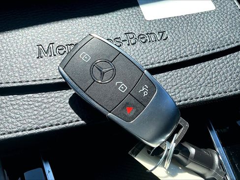 Certified 2024 Mercedes-Benz GLB 250 image 15