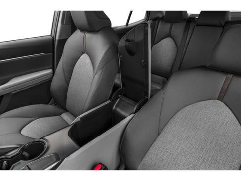 Used 2020 Toyota Camry LE FWD image 15