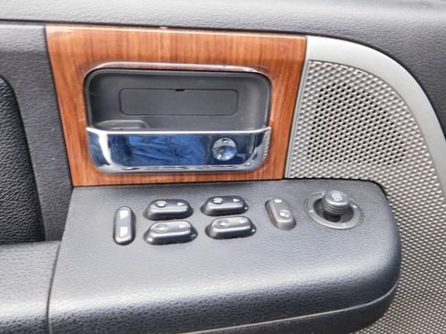 Used 2004 Ford F150 Lariat image 19