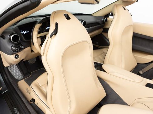 Certified 2019 Ferrari Portofino image 53