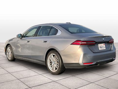 Used 2024 BMW 530i image 14