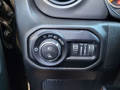 Used 2022 Jeep Gladiator Sport AWD/4WD image 21