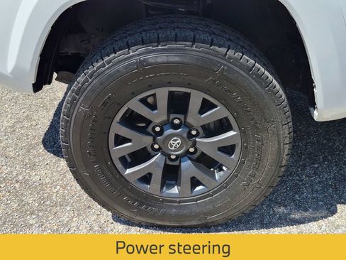 Used 2023 Toyota Tacoma SR5 AWD/4WD image 12