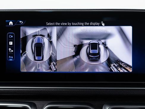 Used 2025 Mercedes-Benz GLE 450e 4MATIC w/ AMG Line Exterior image 18