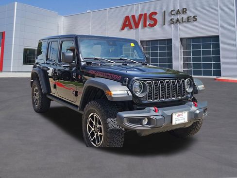 Used 2025 Jeep Wrangler Unlimited Rubicon AWD/4WD image 9