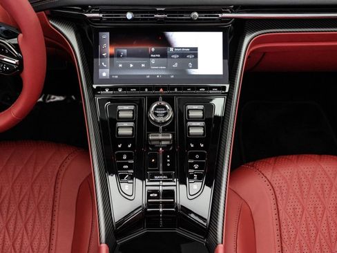 Used 2025 Aston Martin DB12 Volante image 18