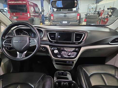 Used 2021 Chrysler Voyager Lxi image 13