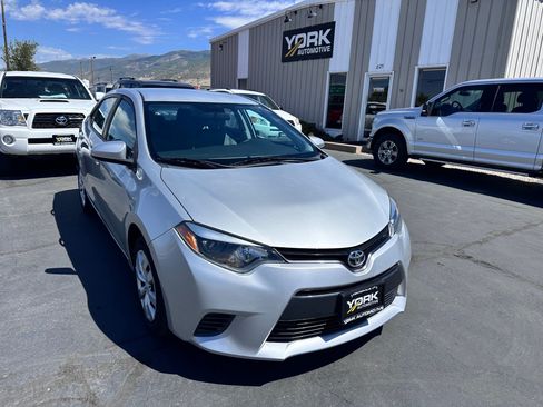 Used 2016 Toyota Corolla LE FWD image 1