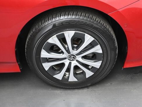 Certified 2019 Toyota Prius XLE AWD/4WD image 34