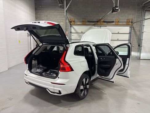 Used 2025 Volvo XC60 T8 Plus w/ Climate Package image 30