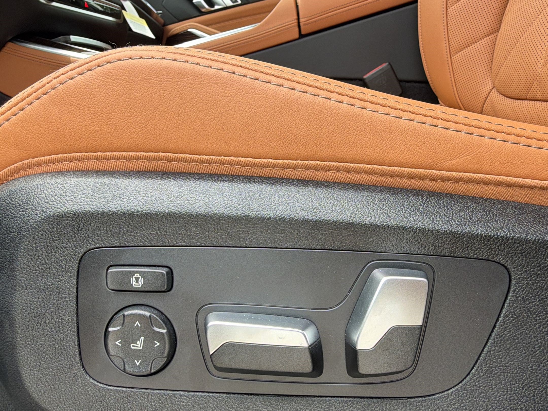 Used 2026 BMW X5 xDrive40i w/ Premium Package AWD/4WD image 14