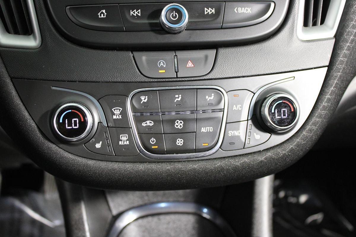 Used 2024 Chevrolet Malibu LT FWD image 17