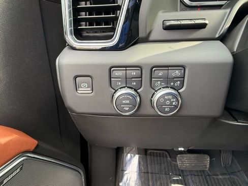 Used 2024 GMC Sierra 1500 Denali Ultimate AWD/4WD image 34