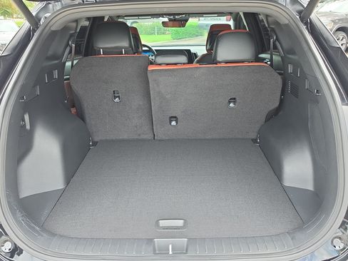 Certified 2025 Kia Sportage SX FWD image 10