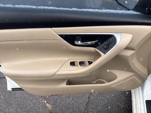 Used 2015 Nissan Altima 2.5 SV image 14