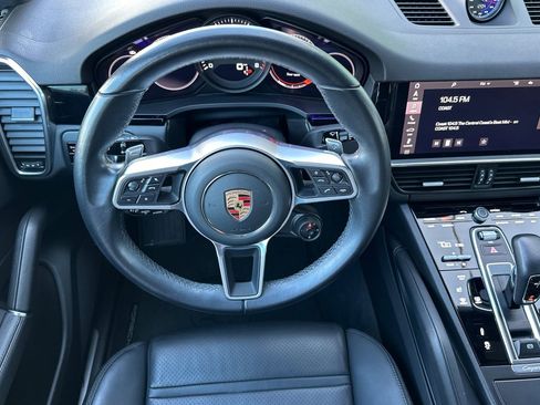 Used 2021 Porsche Cayenne Coupe image 16
