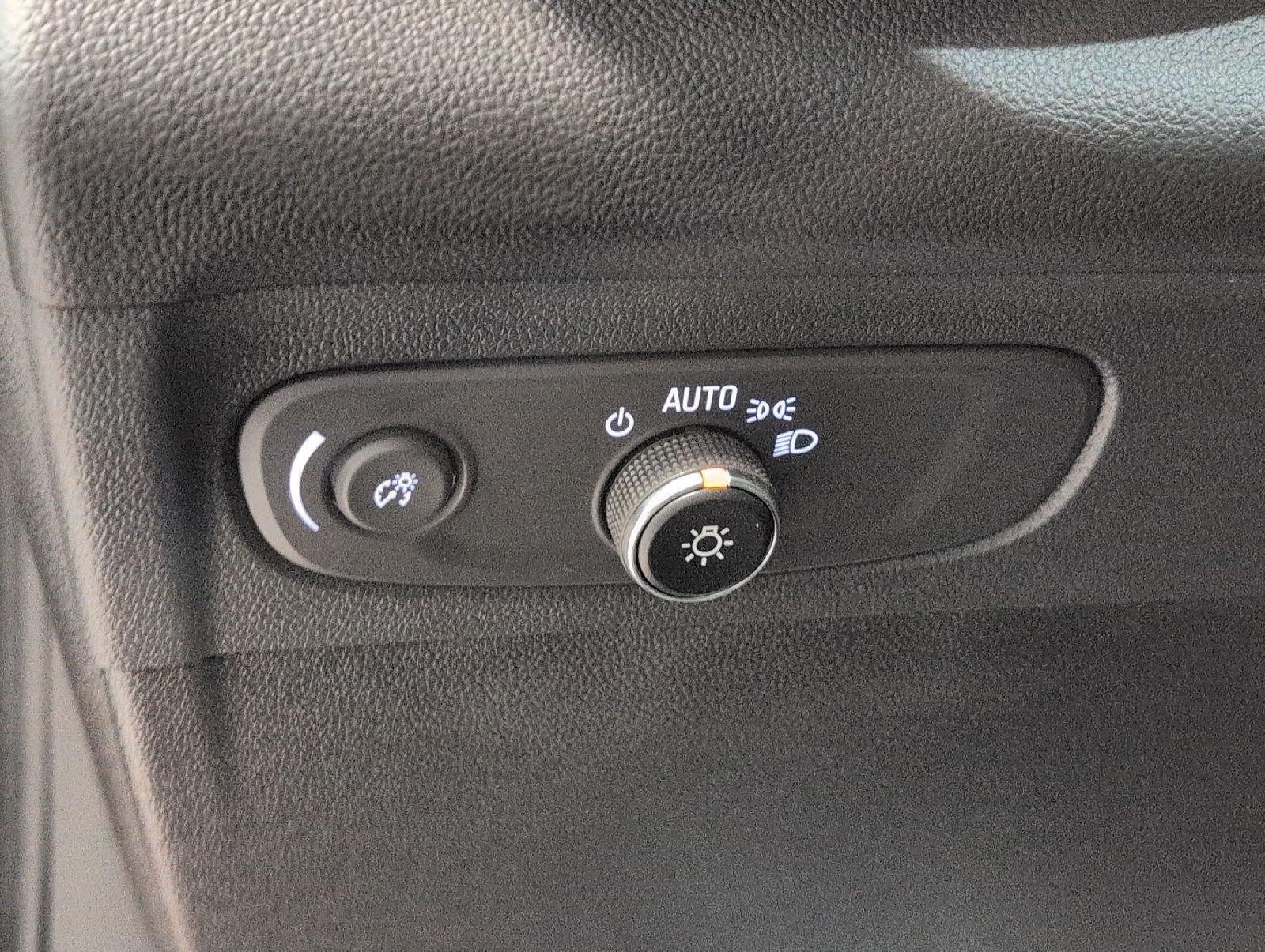 Used 2023 Buick Envision Essence AWD/4WD image 10