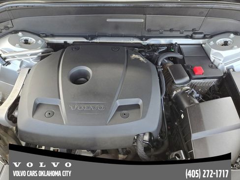 Used 2017 Volvo XC90 T6 Momentum w/ Vision Package image 31