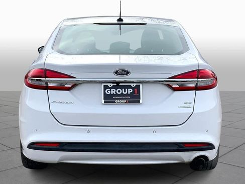 Used 2018 Ford Fusion SE image 4
