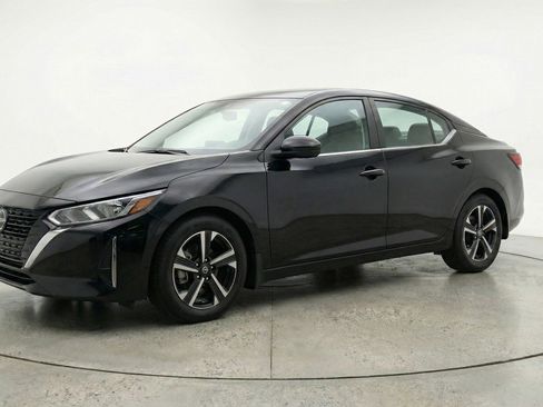Used 2025 Nissan Sentra SV image 3