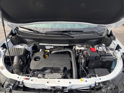 Used 2025 Chevrolet Equinox LT image 32