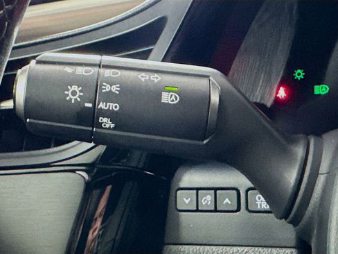 Used 2024 Lexus ES 350 F Sport w/ Accessory Package (Z2) FWD image 13