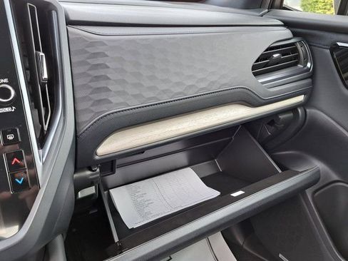 Used 2025 Subaru Forester Limited w/ Protection Package (1PH) image 18