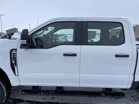 New 2026 Ford F250 XL w/ XL Chrome Package image 34