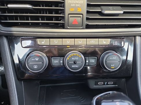Used 2022 Volkswagen Jetta SEL FWD image 27