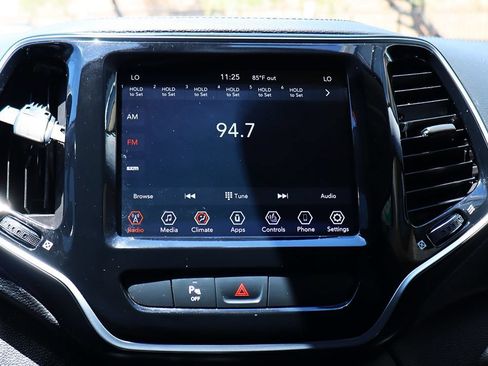 Used 2020 Jeep Cherokee Limited FWD image 48
