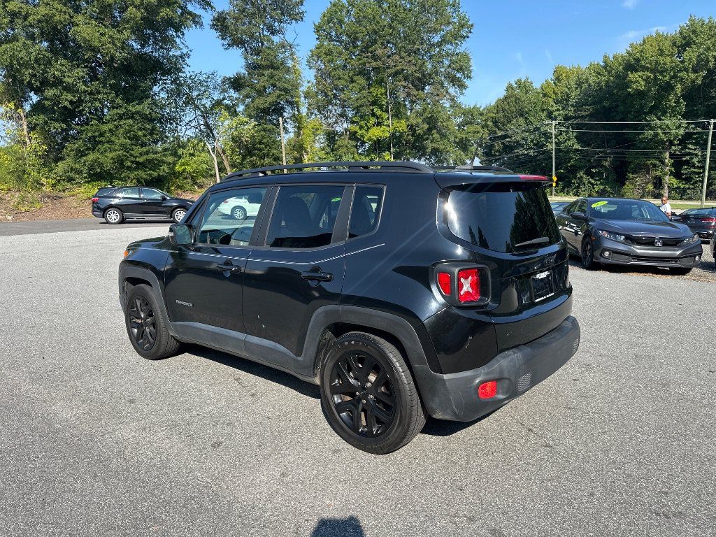 Used 2017 Jeep Renegade Altitude FWD image 5