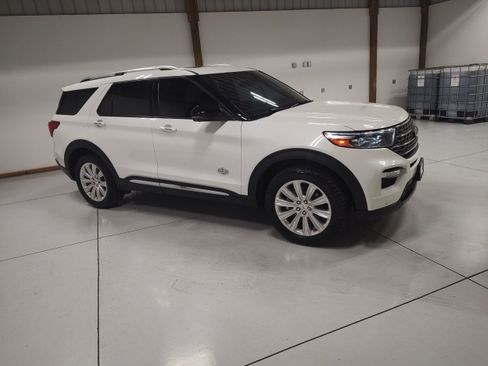Used 2021 Ford Explorer King Ranch w/ Premium Technology Package AWD/4WD image 2