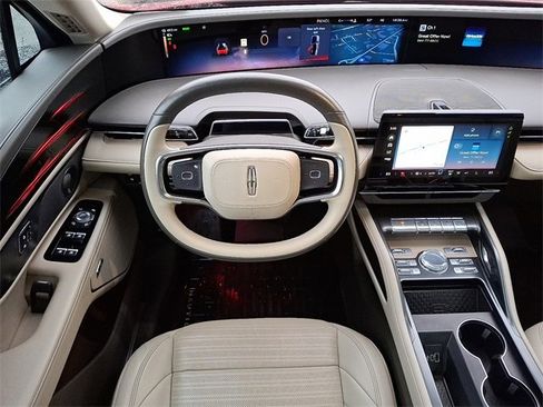 Certified 2024 Lincoln Nautilus Reserve w/ Equipment Group 202A image 11