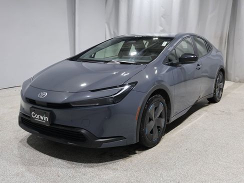 Used 2024 Toyota Prius LE image 7