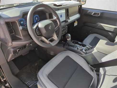 New 2025 Ford Bronco Base image 3