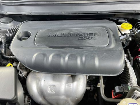 Used 2023 Jeep Cherokee Altitude Lux AWD/4WD image 29