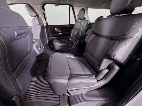 Used 2025 Ford Expedition Max Platinum AWD/4WD image 24