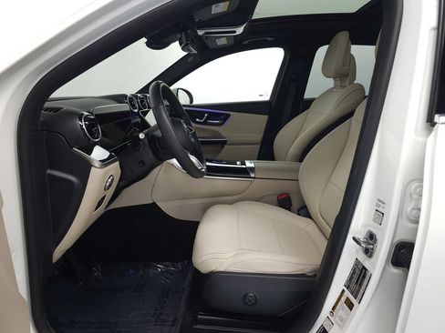Certified 2026 Mercedes-Benz GLC 300 4MATIC image 7