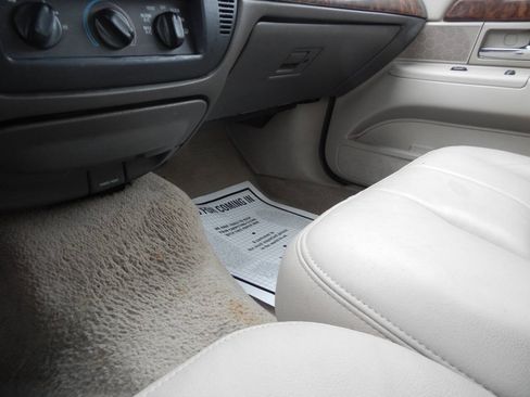 Used 2006 Mercury Grand Marquis GS RWD image 35