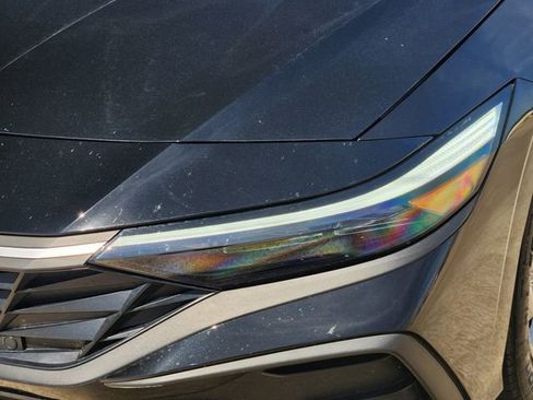 Used 2025 Hyundai Elantra SE FWD image 9