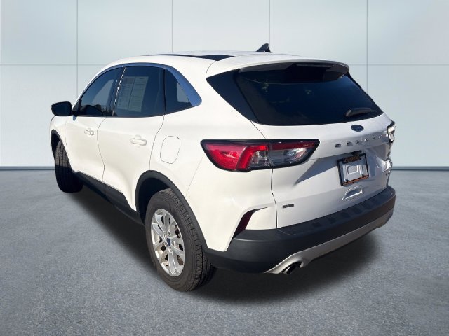 Used 2021 Ford Escape SE w/ Cold Weather Package AWD/4WD image 2