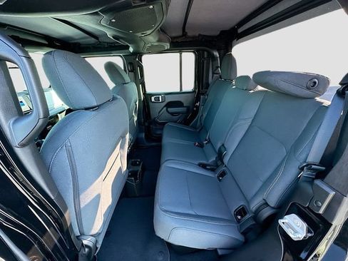 New 2026 Jeep Gladiator Sport AWD/4WD image 17
