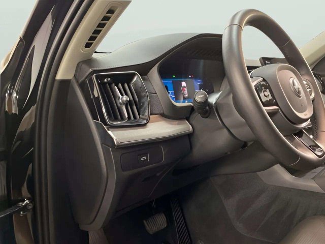 Used 2026 Volvo XC90 B6 Ultra AWD/4WD image 18