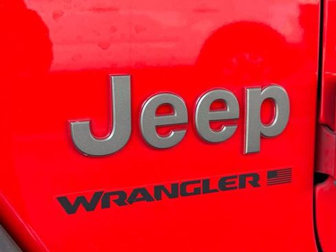 Used 2025 Jeep Wrangler Unlimited Rubicon AWD/4WD image 13