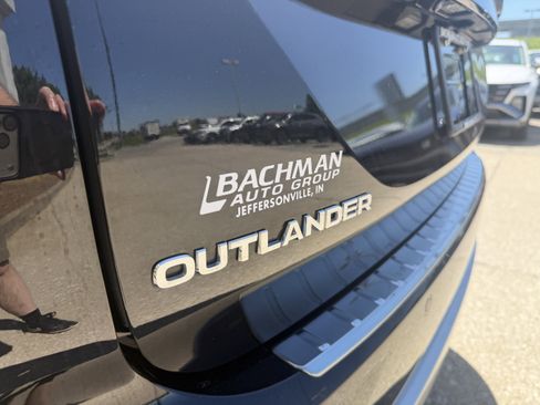 Used 2022 Mitsubishi Outlander SE AWD/4WD image 9
